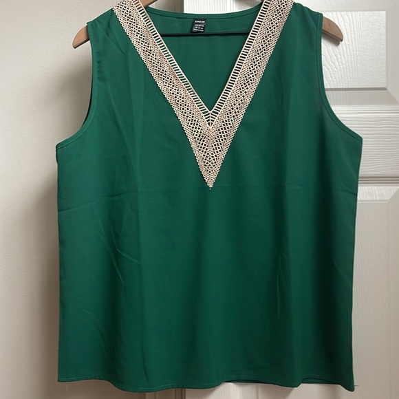 Guipure Lace Panel Blouse - Picture 3 of 6